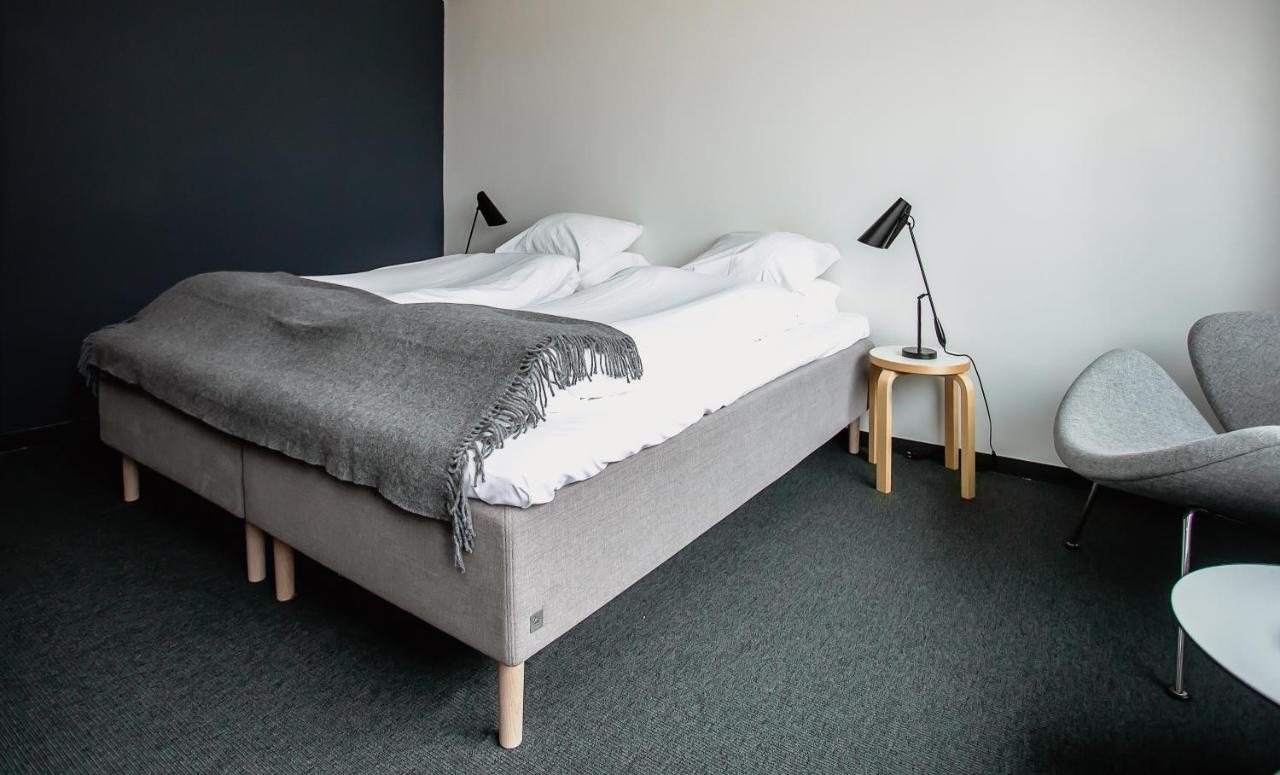 Lindstrom Hotel Lærdalsøyri Esterno foto