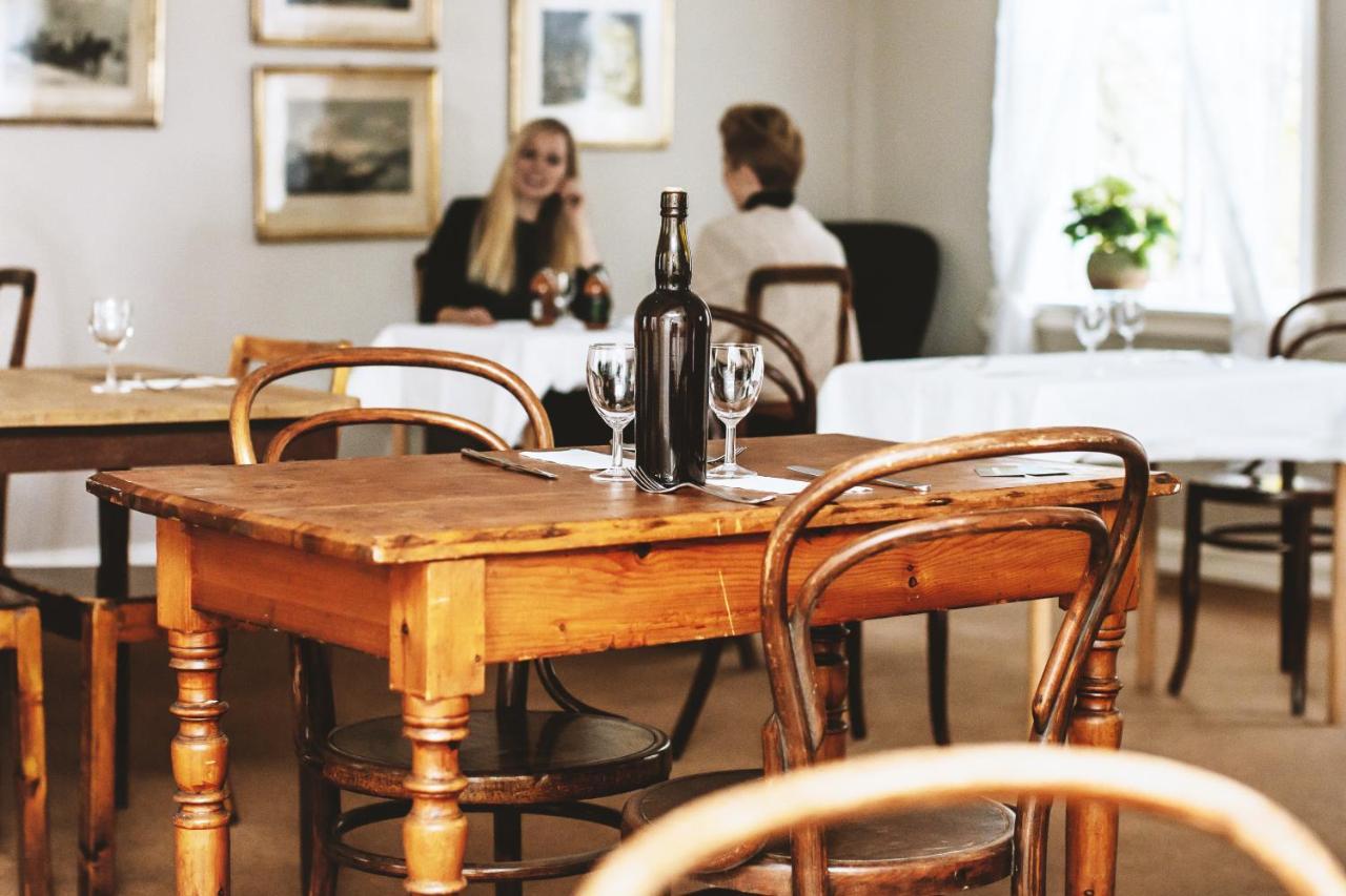 Lindstrom Hotel Lærdalsøyri Esterno foto