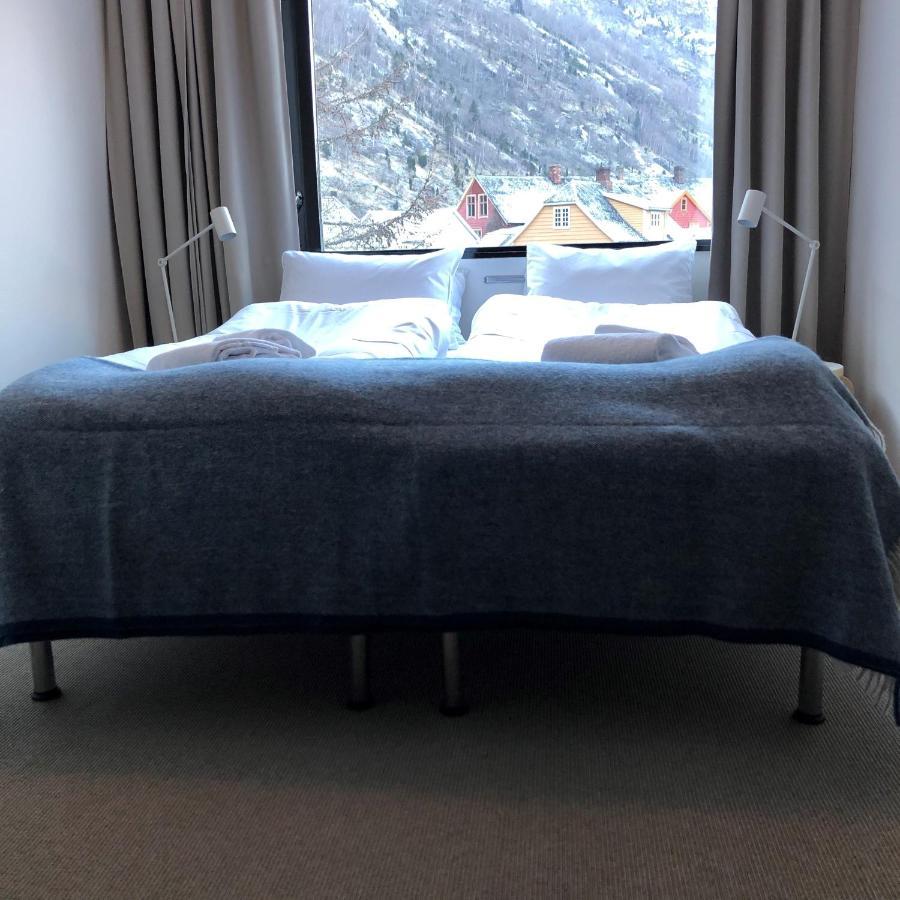 Lindstrom Hotel Lærdalsøyri Esterno foto