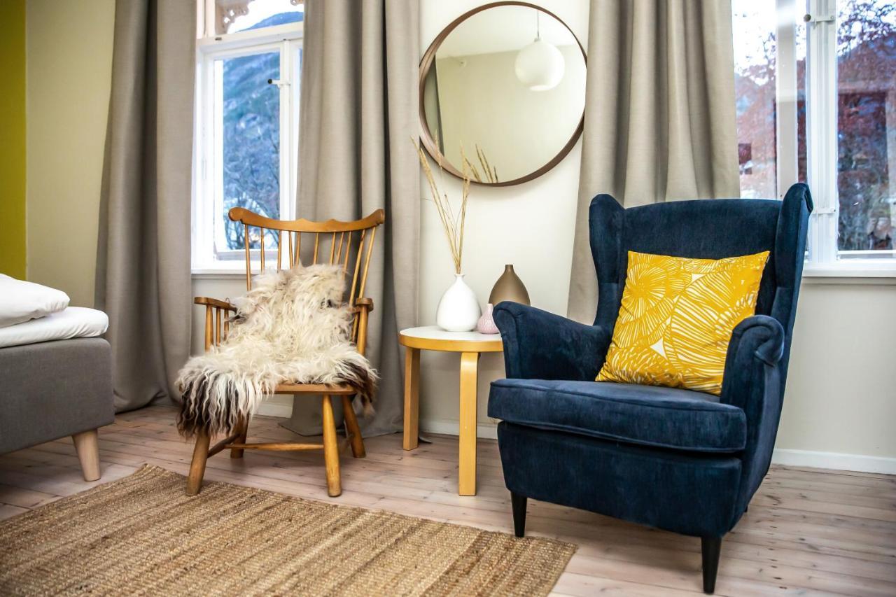 Lindstrom Hotel Lærdalsøyri Esterno foto
