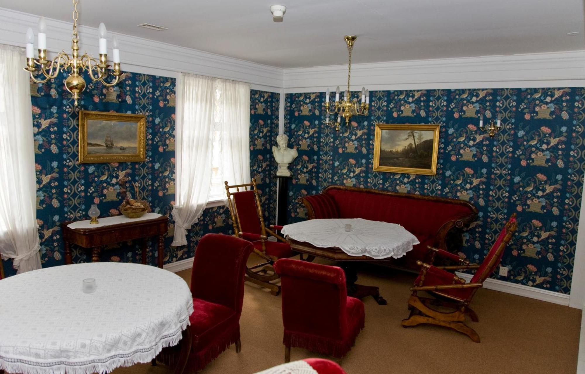 Lindstrom Hotel Lærdalsøyri Esterno foto